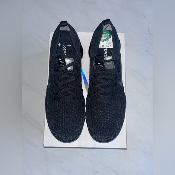 Nike Vapor Max Flyknit 3.0 Triple Black - Picture 1 of 9